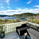 Сasa de vacaciones Stunning In With House Sea View *