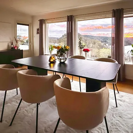 Holiday home Stunning In With House Sea View