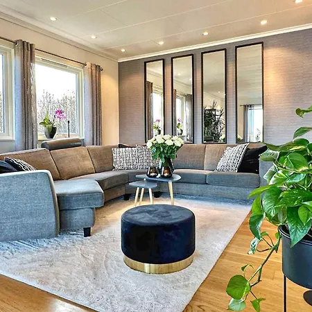 Stunning In With House Sea View Holiday home