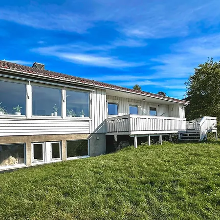 Holiday home Stunning In With House Sea View Mandal