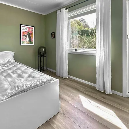 Feriehus Stunning In With House Sea View