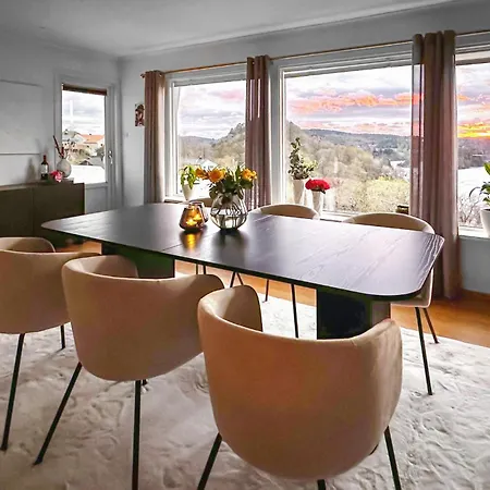 Stunning In With House Sea View Feriehus *