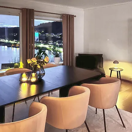 Feriehus Stunning In With House Sea View Mandal