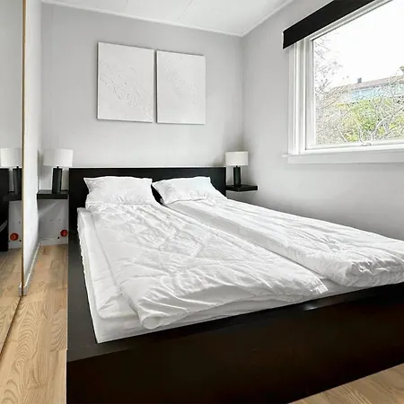 Feriehus Stunning In With House Sea View