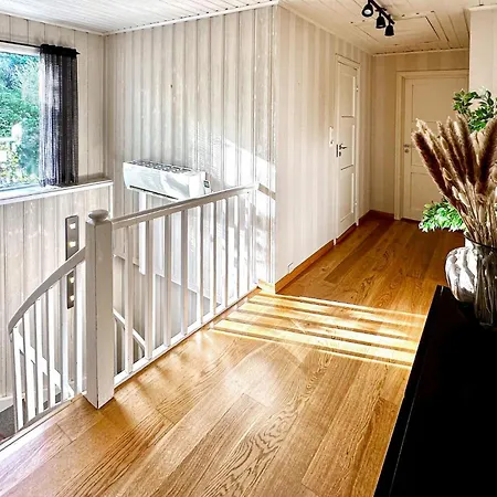 Stunning In With House Sea View Feriehus *
