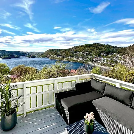 Feriehus Stunning In With House Sea View *