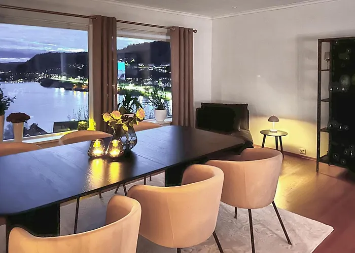 Semesterbostad Stunning In With House Sea View Mandal
