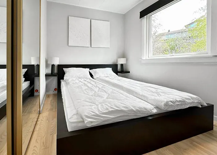 Feriehus Stunning In With House Sea View