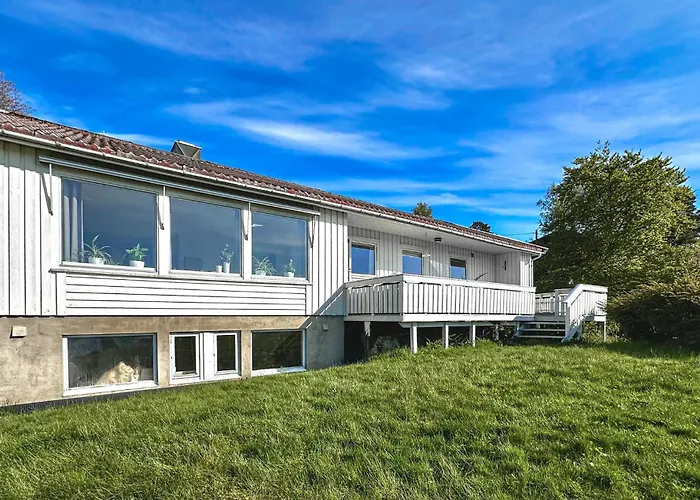 Stunning In With House Sea View Feriehus *